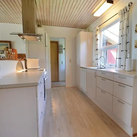 Four Bedroom Holiday In Prázdninový dům *