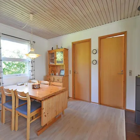 Four Bedroom Holiday In Prázdninový dům